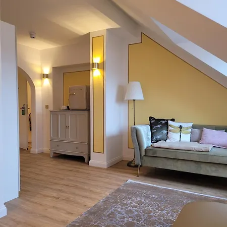 Du Train Hotel 3*