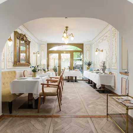Du Train Hotel 3*