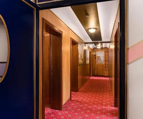 Du Train Hotel 3*